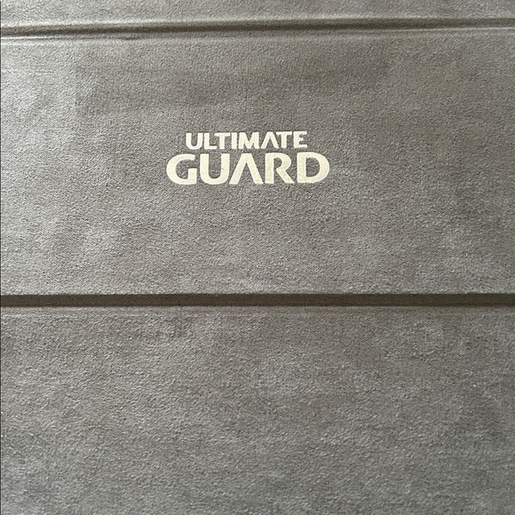 Ultimate Guard Trading Card Case - Picture 5 of 5